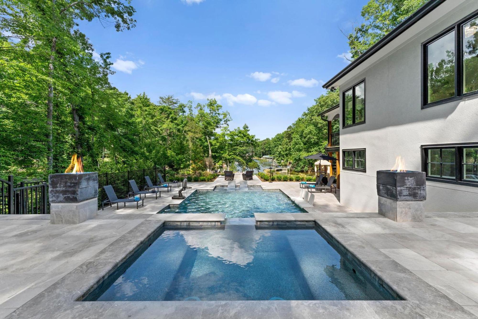 Take It To The Bank By Avantstay New Pool Hot Tub Sleeps 16 Denver Exterior photo
